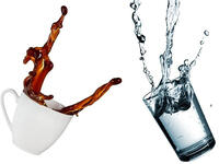 drink water with coffee 