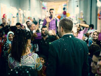 Jordan couple shares wedding with Syrian refugees