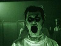 Grave Encounters : برنامج تلفزيون الواقع الذي يحاول أفراده استكشاف مستشفى أمراض عقلية مهجور ومسكون في الأشباح