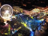 The first evening of the Nice Carnival.
Twitter