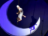 A member of the Canadian circus troop Le Cirque du Soleil performs a show as a part of celebrations of the 88th Saudi National Day at the King Fahad stadium on September 23, 2018 in Riyadh. (FAYEZ NURELDINE / AFP)
