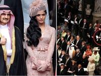  كان الأمير السعودي الوليد بن طلال وعقيلته من ضمن الحاضرين و في الصورة أحد المدعوين الخليجين وهو يمسك بكتاب الترانيم في الكنيسة (يمين).