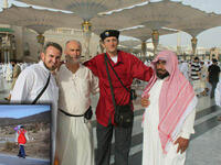 Senad Hadzic walks to Mecca