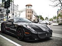 8- المهاجم الإيطالي فرانشيسكو توتي: فيراري 599 جي تي أو وسعرها 342 ألف جنيه استرليني