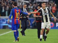 يوفنتوس 3-0 برشلونة: تفوق الأرجنتيني باولو ديبالا هداف البيانكونيري على مواطنه الأسطورة ليونيل ميسي نجم البارسا وسجل هدفين ليمنح فريقه الفوز، فلمن ستكون الغلبة في لقاء الإياب؟