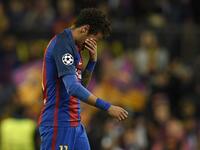 برشلونة 0-0 يوفنتوس: بكاء نيمار بعد نهاية المباراة يؤكد خيبة الأمل التي شعر به الهداف البرازيلي وجماهير النادي الذي لطالما اعتاد على بلوغ المربع الذهبي للبطولة.