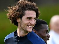 لاعب الوسط الفرنسي أدريان رابيو (باريس سان جيرمان) - الأندية المهتمة: برشلونة وتوتنهام وآرسنال ومانشستر سيتي وليفربول