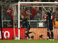 بايرن ميونيخ 1-2 ريال مدريد: بات ريال مدريد الفريق الزائر الأول الذي يحقق الفوز مرتين على حساب مستضيفه البافاري بملعب آليانز آرينا في دوري الأبطال.