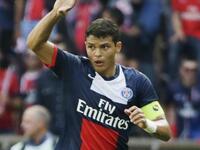 2- البرازيلي تياغو سيلفا: أخطأ ميلان كثيرا في بيعه، وجاءت الصفقة وقيمتها 37 مليون يورو لمصلحة باريس سان جيرمان الذي حصد معه لقب الدوري الفرنسي. ويعد من أفضل المدافعين عالميا.