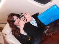 تعتبر الفنانة الإماراتية أحلام من أكثر الفنانات ثراءا في الوطن العربي، حيث دائما ما تتباهى بهذه الثروة، وترتدي أغلى و أثمن المجوهرات، والتي يقدر ثمنها بملايين الدولارات.ليصل الامر بامتلاك طائرة خاصة بها.