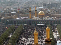 في هذا اليوم يحتفل أكثر من 200 مليون مسلم شيعي في جميع أنحاء العالم ببعض الطقوس الغريبة ولكن أكبر الاحتفالات يكون في مدينة النجف حيث قبر الإمام علي رضي الله عنه التي تعتبر مركزًا روحيًا للشيعة مشابهًا للفاتيكان لدى الكاثوليك إن صح التعبير.