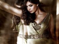 الفنانة ميرنا المهندس خلعت حجابها في أوائل سنة 2008 وقد نفت ميرنا أن يكون لمرضها صلة بحجابها, كما نفت أن يكون لتحسن صحتها صلة بعودتها. وقالت :قراري لم يكن مفاجئاً, فقد كنت أفكر منذ فترة في العودة الى التمثيل, وهناك أسباب اعفوني من ذكرها