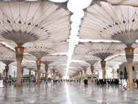 إنشاء 250 مظلة تغطي ساحات المسجد النبوي لتغطي 150 ألف متر مربع وقد  صممت وفقًا لمواصفات متقدمة لتواجه ارتفاع درجات الحرارة في البيت الحرام لتقارب الـ 50 درجة مئوية.