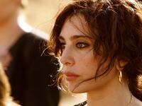 تشارك المخرجة اللبنانية نادين لبكي في دور صغير بالاضافة إلى  بعض العاملين في قناة MBC كرانيا النمر .