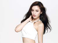 تصدرت ايم جين آه، المعروفة باسمها الفني نانا، وهي عضو سابق في فرقة K جريل، المرتبة الثالثة، وفي يونيو 2015كانت نانا أكثر نشاطًا في الصين، حيث كانت تظهر في عدة أفلام، وكانت في المرتبة رقم 1على قائمة النقاد المستقلين لأجمل 100 وجه عام 2014 ومرة أخرى في عام 2015.