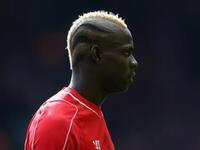 المهاجم الإيطالي ماريو بالوتيلي (ميلان)