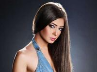 الفنانة ميرنا المهندس توفيت في 5 أغسطس 2015 بدأت دخول الفن في الإعلانات وهي بسن صغيرة، وتوقفت عن العمل الفني بعد إصابتها بمرض نادر وبعد شفائها قررت العودة للفن وفي ايامها الاخيرة تعرضت لنقص حاد في الصفائح الدموية وحُجزت في المركز الطبي الي أن توفيت.