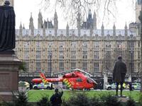 مروحية تابعة لخدمة الإسعاف هبطت في باحة البرلمان وهرع المسعفون للمساعدة، فالضحايا خليط من جنسيات مختلفة، و7 من الجرحى لا يزالون في المستشفى في حالة خطيرة.
