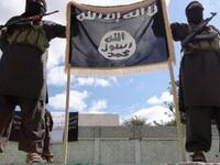 يمارس أعضاء التنظيم الاتجار بالأعضاء البشرية في السوق السوداء العالمية، معتمدين على جراحين "مستوردين" من الدول الخارجية. أما الأعضاء فتؤخذ من المسلحين القتلى أو من أجساد الأسرى والمخطوفين الأحياء،بمن فيهم الأطفال من الأقليات القومية في سوريا والعراق.