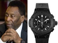 أسطورة كرة القدم البرازيلي بيليه يرتدي هوبلو بيق بانق ايفولوشن. سعرها 18669 دولار.