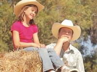 A Valentine's Date:
تدور أحداث الفيلم حول امرأة عاملة يتم إجبارها على العودة إلى حياتها السابقة في تكساس، حيث يوجد والد ابنتها، لكي يشتركا معًا في رعايتها