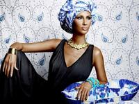 ايمان Iman : عارضة أزياء صومالية شهيرة ويرتبط اسمها بشكل واضح وصريح بالاسلام والتشبث بقواعده ومبادئه، وتحظى ايمان بشهرة كبيرة بسبب انفتاحها وجرأتها.
