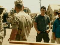 War Dogs” تود فيليبس"عاد مخرجBad Trip  الى قاعات السينما بهذا العمل الكوميدي المقتبس عن قصة حقيقية،وتدور القصة حول بيع أسلحة واستغلال الحرب القائمة في أفغانستان من أجل إبرام صفقة لبيع الأسلحة مع الجيش الأميركي وساعد التصوير في المغرب في خلق ديكور عراقي وأردني