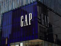  "The Gap " المعنى الحرفي لاسم الشركة هو الفجوة. والمقصود بذلك الفجوة العمرية بين الصغار والكبار.