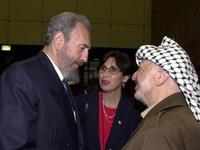 كاسترو صديق لفلسطين والثورة الفلسطينية وكانت له علاقات جيدة مع الرئيس الراحل ياسر عرفات وفصائل المقاومة الموجودة أنذاك. كان دائما الحليف لداعم الوفي للشعب الفلسطيني وثورته العادلة لاستعادة حقوقه المشروعة، واستوعب آلاف الطلاب الفلسطينيين في الجامعات الكوبية. 