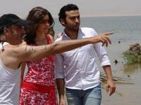 	قبلات يسرا اللوزى الرومانسية اللذيذة مع أحمد عزمى فى «قبلات مسروقة».