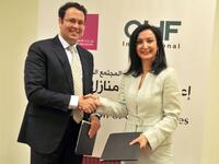 الفلسطينية لانا أبو حجلة(52عاماً)ضمن قائمة «بي بي سي» للنساء الأكثر إلهاما في العالم.تحمل شهادة في مجال الهندسة والمدنية البيئية من الولايات المتحدة الأميركية،تشغل منصب المديرة الإقليمية لمؤسسة«مجتمعات عالمية في فلسطين»ونشاطها التنموي المجتمعي على مدى 30عاماً 
