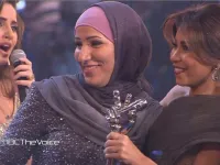 في حدث غريب من نوعه فازت محجبة في برنامج للمواهب وهي الأردنية نداء شرارة لتكون اول محجبة تفوز ببرنامج للمواهب وايضاً اول محجبة تدخل عالم الغناء.