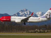 المختطف الذي استسلم مقابل البيرة: في 21يونيو 1985 اختطف رجل يحمل مسدساً طائرة على متنها 116 راكباً خلال رحلة محلية في النرويج المختطف الذي كان يتناول الكحوليات خلال العملية بأكملها قام بتسليم مسدسه إلى السلطات بعد ساعةٍ واحدةٍ مقابل الحصول على المزيد من البيرة