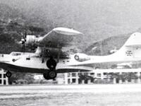 تم اختطاف القارب الطائر في هونغ جونغ عن طريق إجبار الطائرة على الهبوط بالقرب من جزيرة نائية على ساحل الصين حيث يمكن للمختطفين إخفاء الطائرة واحتجاز الأسرى كرهائن. فيما يعرف بأول عملية اختطاف طائرة في تاريخ العالم