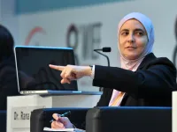 رنا الدجاني هي عالمة أردنية متخصصة في بيولوجيا الخلية، واهتماماتها البحثية وهي حاصلة على درجة الدكتوراة من جامعة أيوا الأمريكية عام 2005، وهي من الأساتذة المتميزين في الجامعة الهاشمية في المجال البحثي والتدريسي والمبادرات التطوعية.