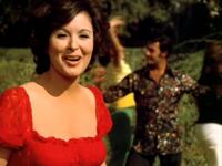 شكلت قضية موت الفنانة سعاد حسني غموض كبير لم يحل إلى الآن حيث قيل إنها انتحرت وقيل إنها قتلت.و بعد ثورة 25 يناير والقبض على صفوت الشريف طلبت شقيقتها اعادة فتح القضية متهمه صفوت الشريف رئيس مجلس الشورى الأسبق.