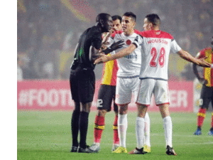 كاف يقرر الإعادة بين الفريقين