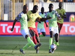 نيجيريا إلى ربع النهائي