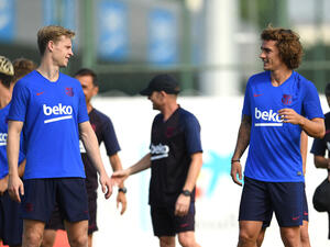 غريزمان ودي يونغ خلال تدريبات برشلونة