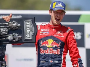 6th time world champion gains advantage in championship as 3 more races left in 2019 calendar (Photo: AA)
