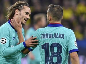 جوردي آلبا (يمين)