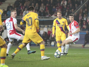 ميسي يتألق مجدداً