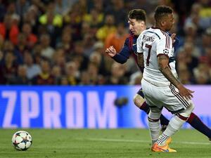 ميسي يغالط بواتينغ قبل أن يسجل هدفه الشهير في بايرن ميونيخ