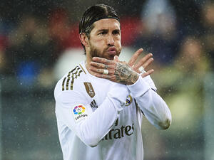 راموس يحتفل على طريقته