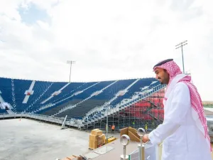 Prince Abdulaziz, seen visiting the Diriyah Arena, said ‘we are keen to develop tennis in the Kingdom.’ (Supplied)
