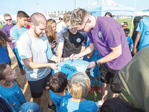 إيميريك لابورت خلال تواجده في أبو ظبي