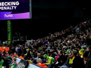 تقنية حكم الفيديو المساعد تثير الجدل في إنجلترا