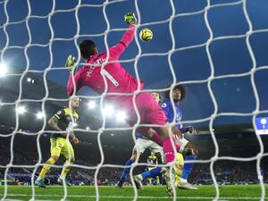 ليستر يسقط مجدداً