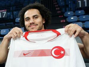 American-born Larkin granted Turkish citizenship, Turkey's basketball association says (Photo: AA)