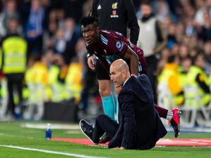 لحظة وقوع زيدان